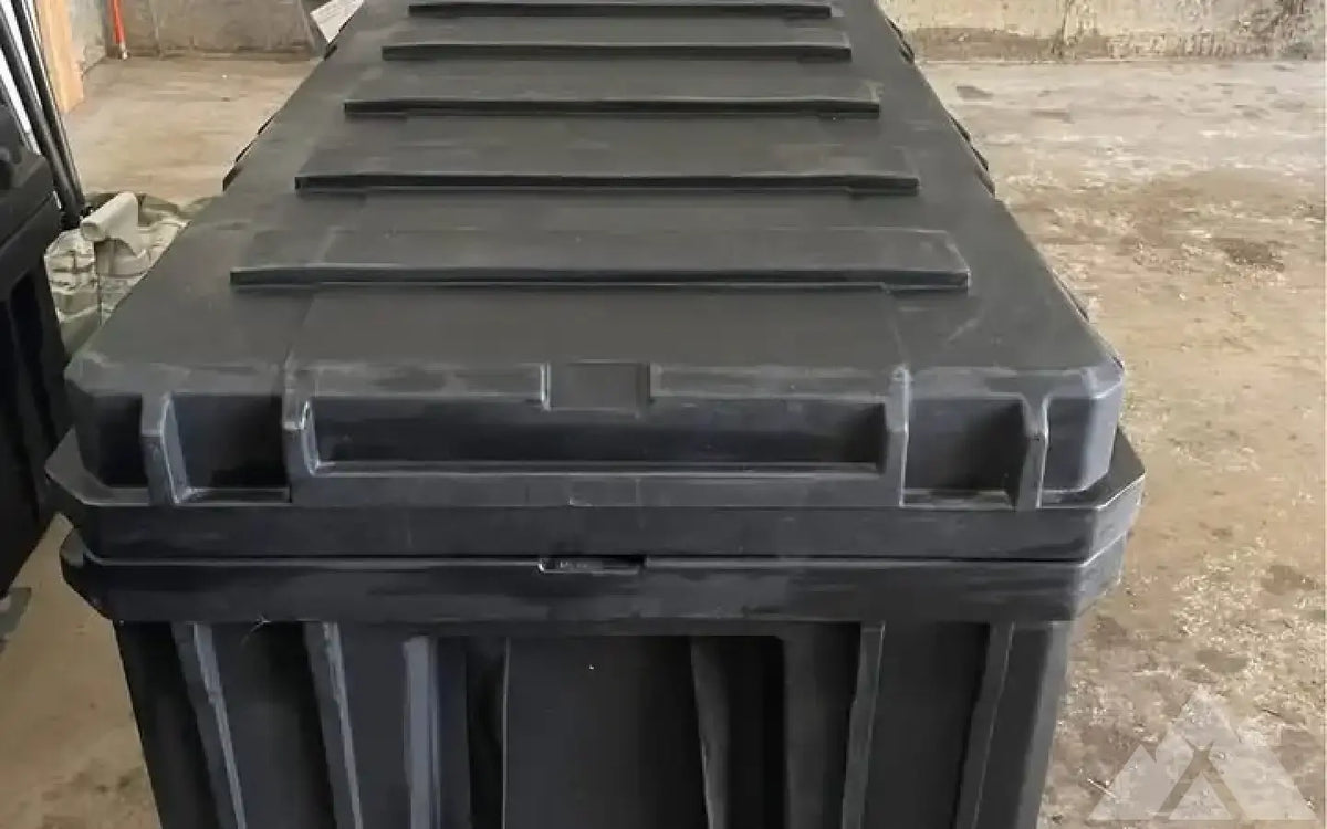 Roam Adventure CO. 160L Rugged Case — used cases & cargo boxes for sale (photo 3) — photo 3