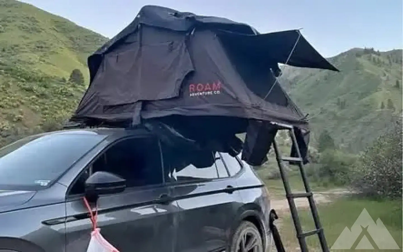 Roam Vagabond (2-3 person) roof top tent — used rooftop tents for sale (photo 3) — photo 3