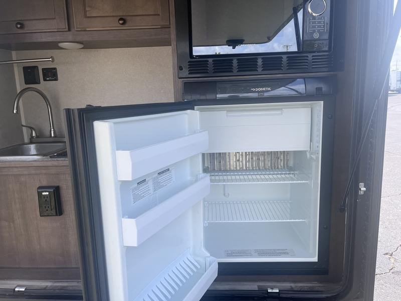 OFF Grid Glamping Machine - Sunset Sunray 109E — photo 7
