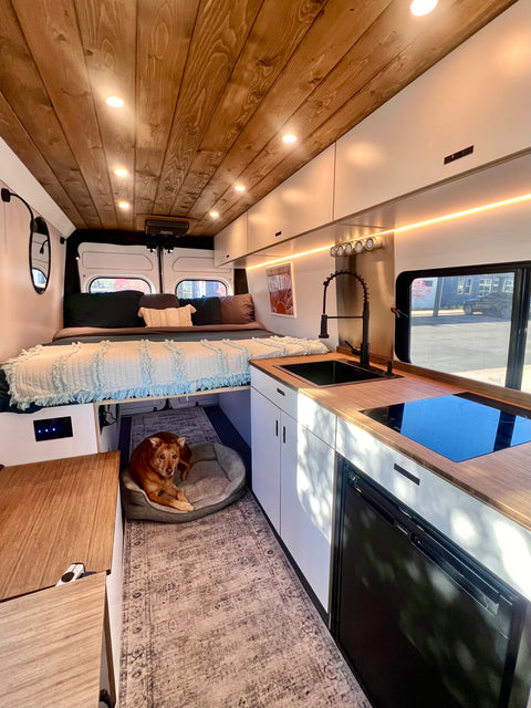 Chappie – GeoTrek Off-Grid Campervan | AC | Outdoor Shower | Toilet overland rental