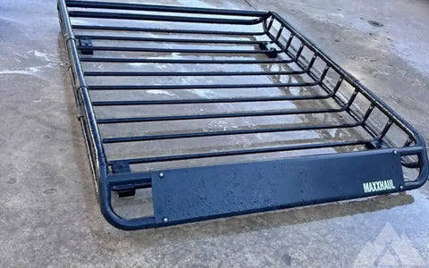 Roof cargo basket