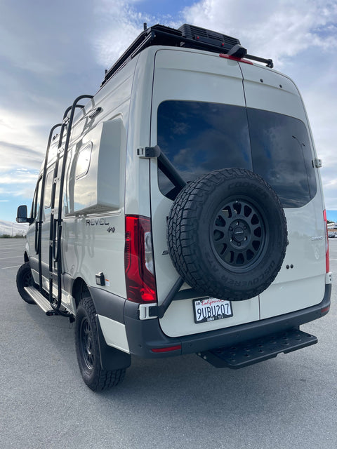 2023 Mercedes / Winnebago Revel 4x4 — photo 4