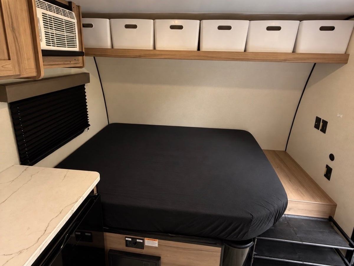  a Coleman camper — photo 11