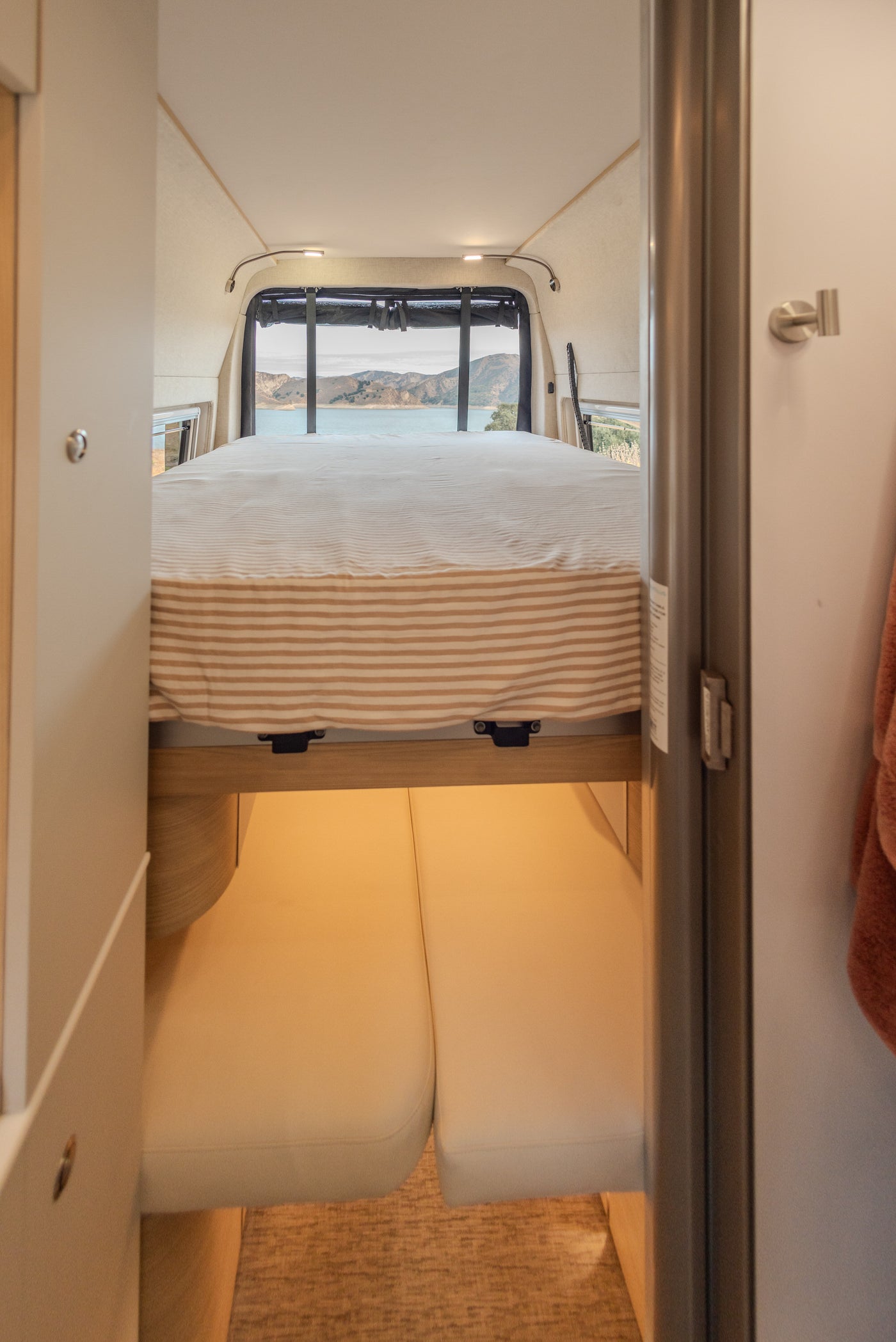 Noovo Plus – Adventure-Ready 4-Seater Camper Van — photo 5