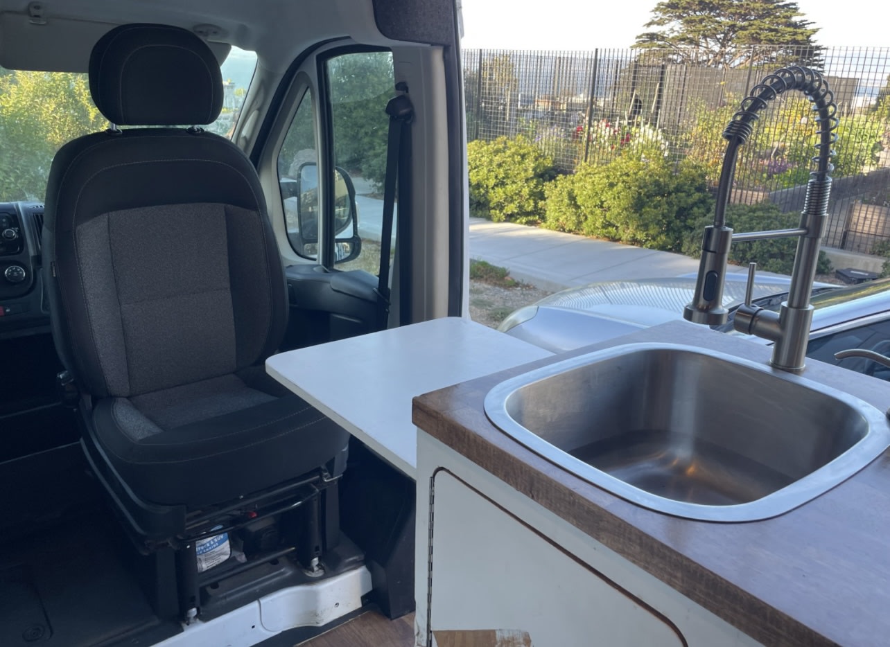  kitchenette with sink — photo 8