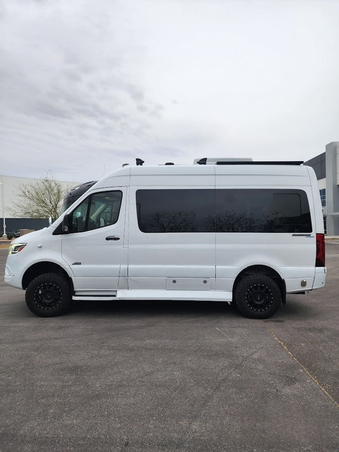 AWD 2023 Midwest Patriot FD2 – Ultimate Luxury Touring Coach overland rental