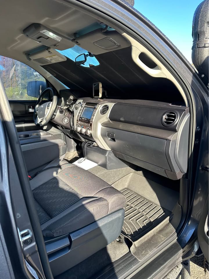 2016 Toyota Tundra · SR5 4x4 in Santa Cruz, CA (photo 11) — photo 11