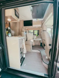  and driver's cockpit — photo 14