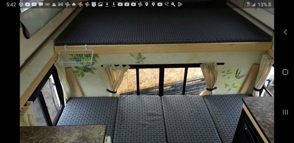 Four wheel camper fleet model front dinette in Denver, CO (photo 6) — photo 6