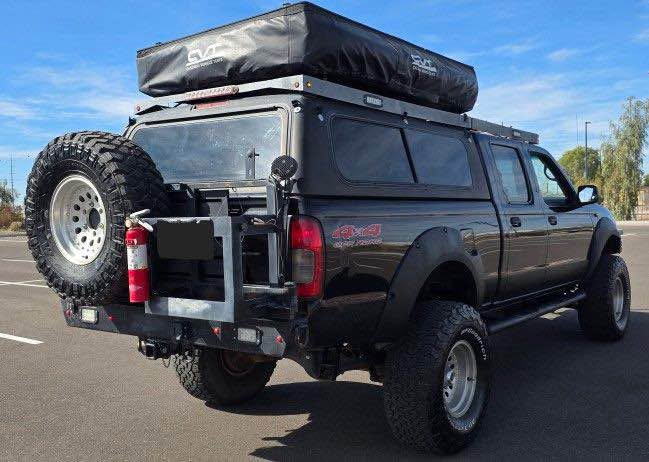 2002 Nissan Frontier Crew Cab · XE Pickup 4D 6 ft — photo 2