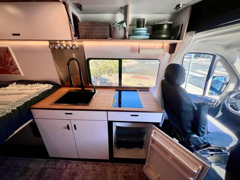 Chappie – GeoTrek Off-Grid Campervan | AC | Outdoor Shower | Toilet — photo 4