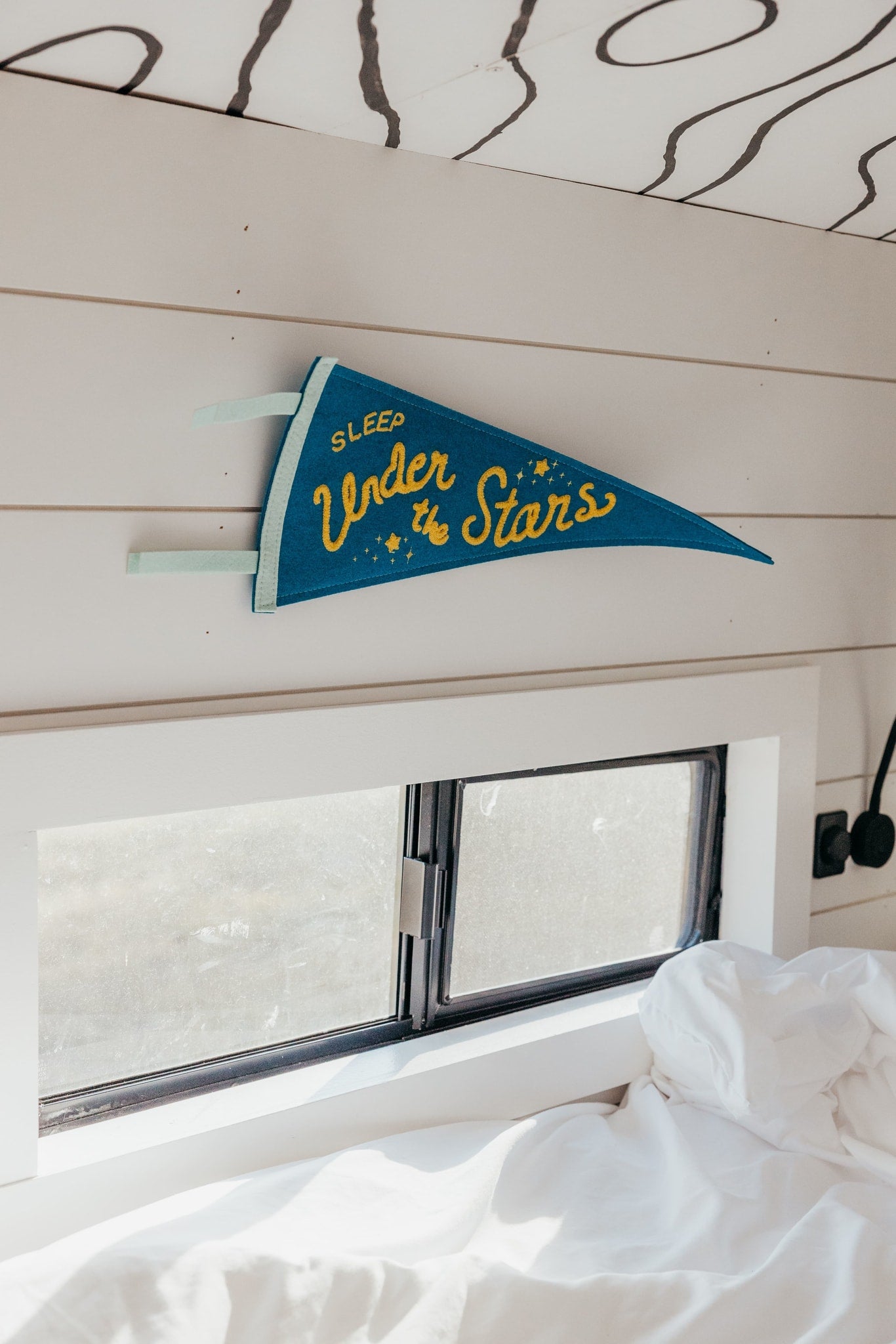  white shiplap walls — photo 13