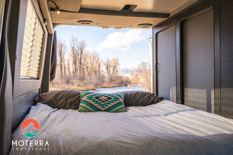 Mercedes 4x4 All-Inclusive Luxury Pop-Top Campervan — photo 4