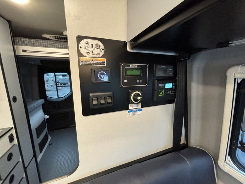 2024 4WD Winnebago Revel 44E "Jane" Unlimited Miles Montana + Starlink — photo 16