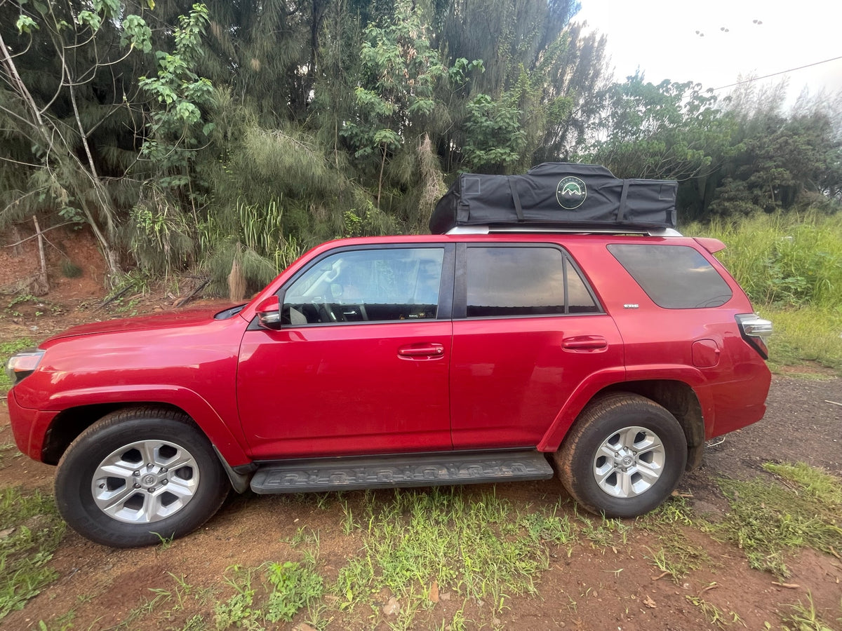 Red 4Runner with rooftop tent. Ideal RV rental for camping and overlanding adventures in nature. — photo 9