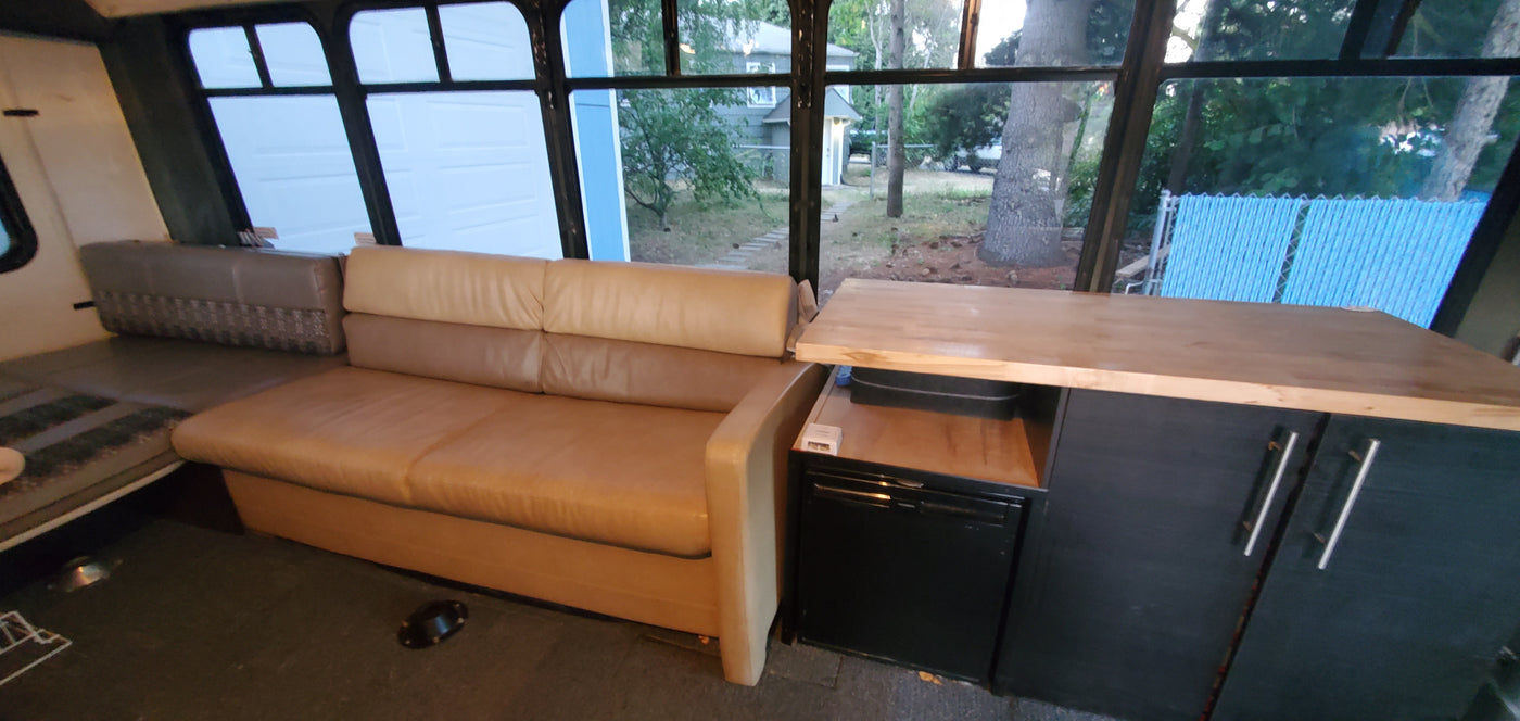 "Canyon" 4x4 Shuttle Conversion — photo 12