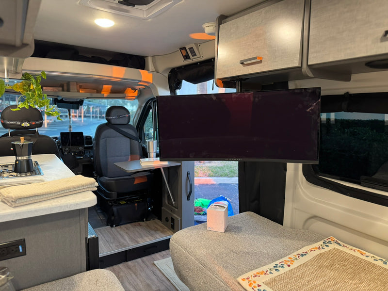  tablet on dash — photo 10