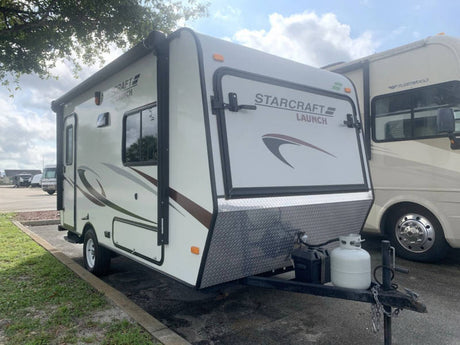This Starcraft Launch travel trailer is ready for your next RV rental adventure. A compact RV, perfect for camping trips.