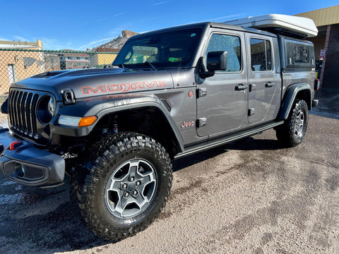 The Panther Jeep with Rooftop Tent overland rental