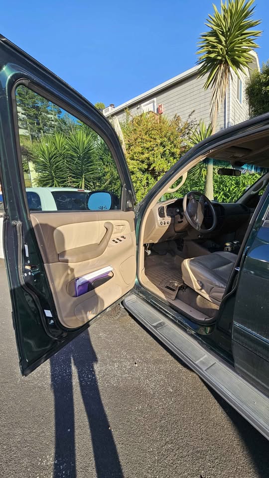 2001 Toyota Sequoia · SR5 Sport Utility 4D in Pacifica, CA (photo 7) — photo 7