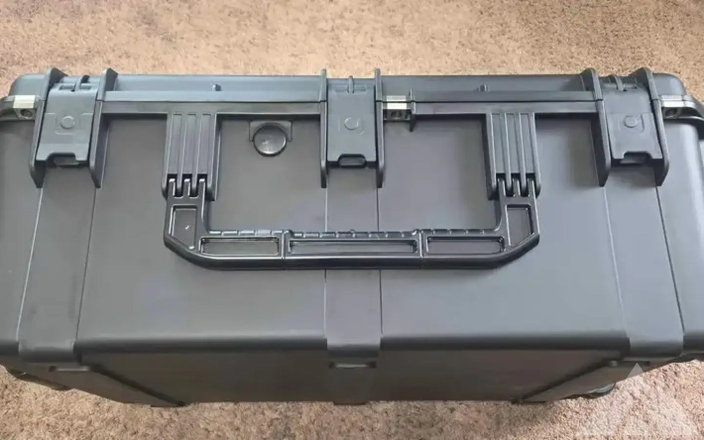 SKB Case - large -Over 50% OFF!! — new cases & cargo boxes for sale (photo 2)