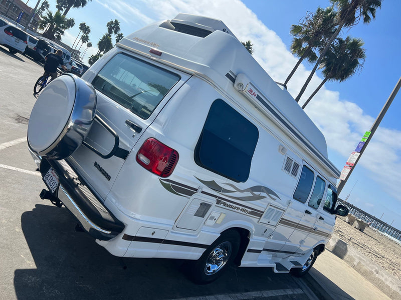 White Pleasure-Way RV rental — photo 1