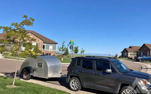 Small teardrop camper trailer