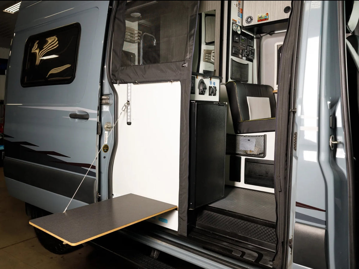  this picture offers a glimpse inside the front cockpit area — photo 7