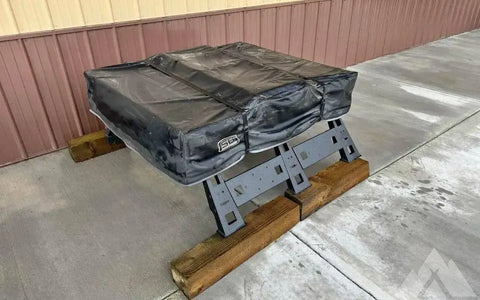 Smittybilt GEN2 Overlander Roof Top Tent & Hoo