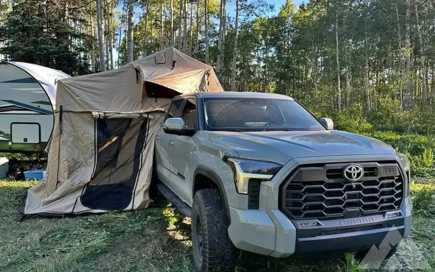 Smittybilt Overlander XL 4 Person Roof Top Tent — used rooftop tents for sale (photo 2) — photo 2