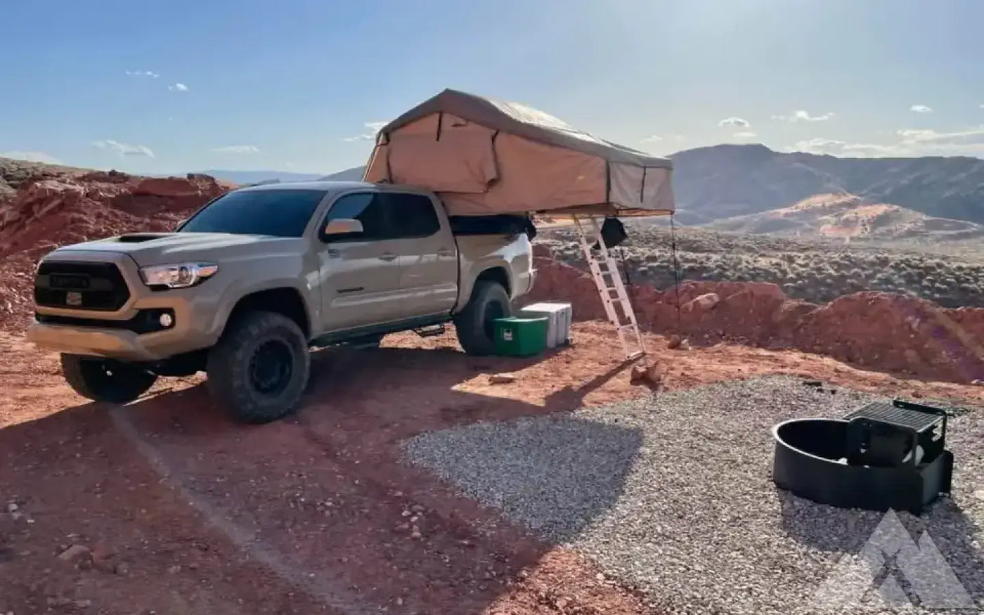 Smittybilt Overlander XL 4 Person Roof Top Tent — used rooftop tents for sale (photo 4) — photo 4