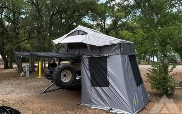 Smittybilt Overlander XL Gen 2 Rooftop Tent w/Anne — photo 3