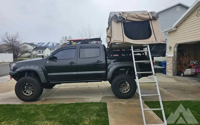 Smittybilt rooftop tent — photo 2