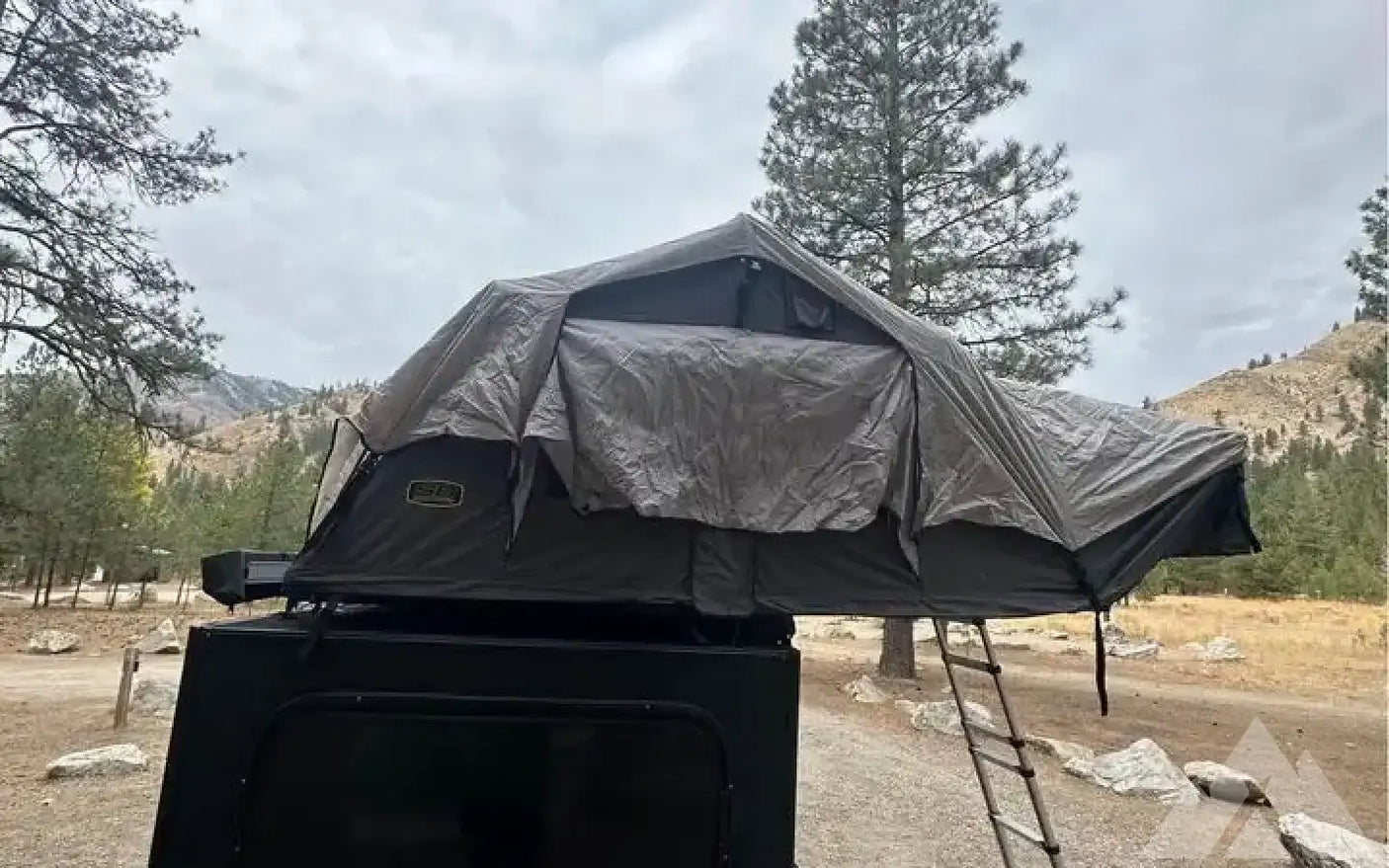 Smittybilt XL 4 Person Rooftop Tent — used rooftop tents for sale (photo 3)