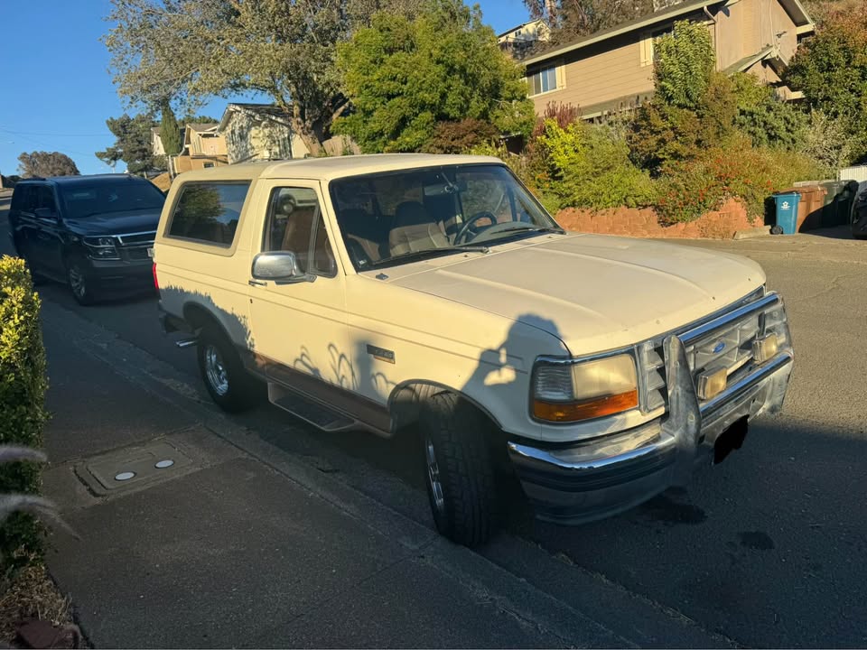 1995 Ford Bronco · Eddie Bauer — photo 3