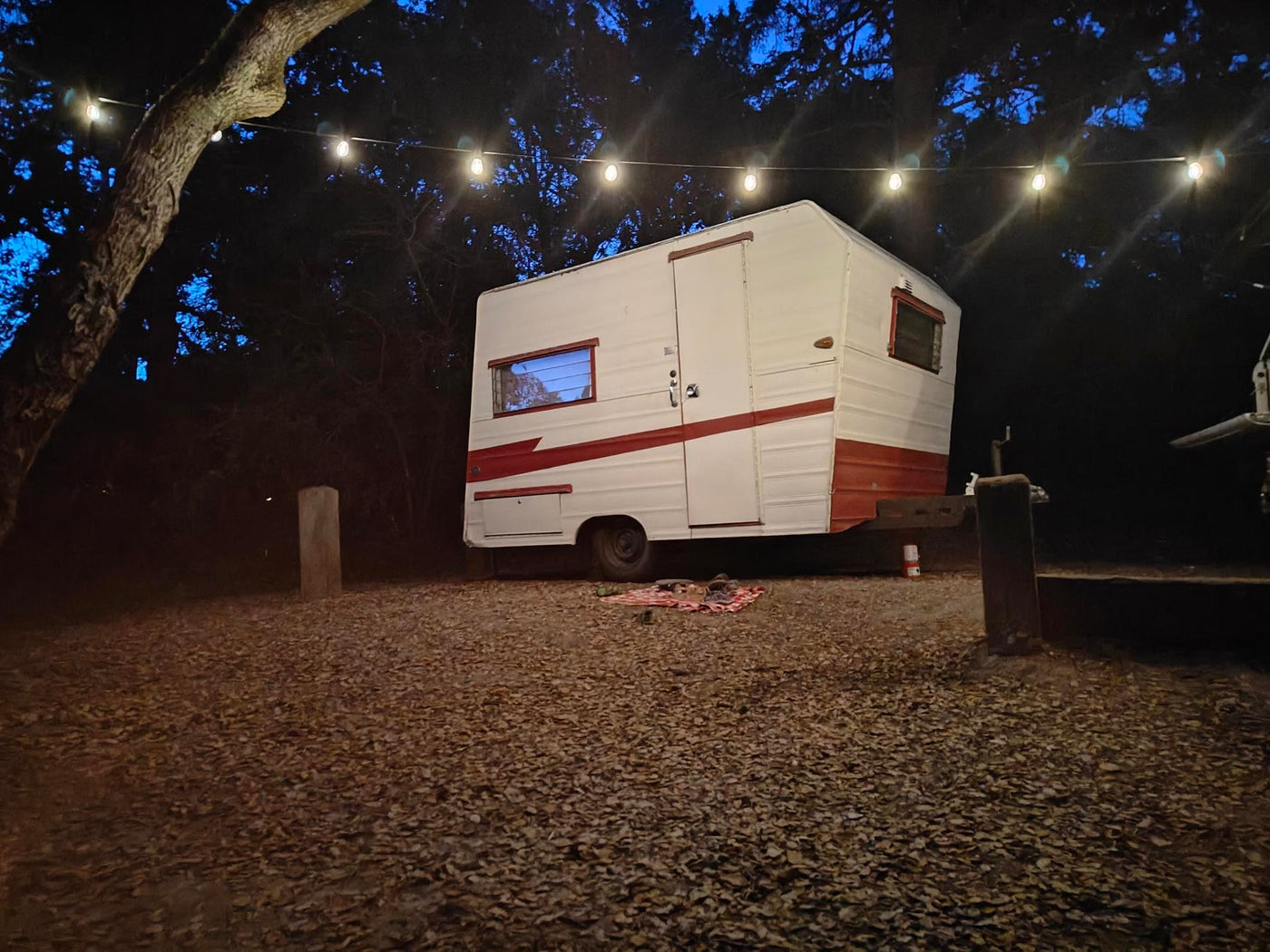 Cute Vintage Camper — photo 3