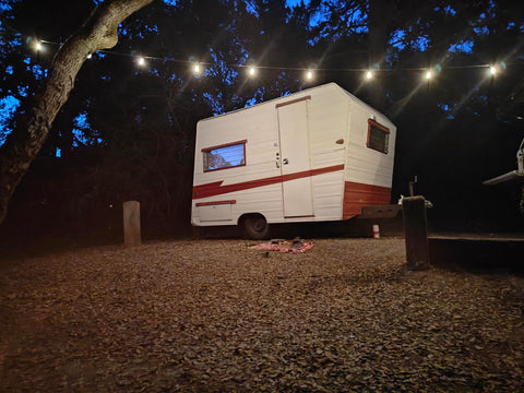 Cute Vintage Camper — photo 3