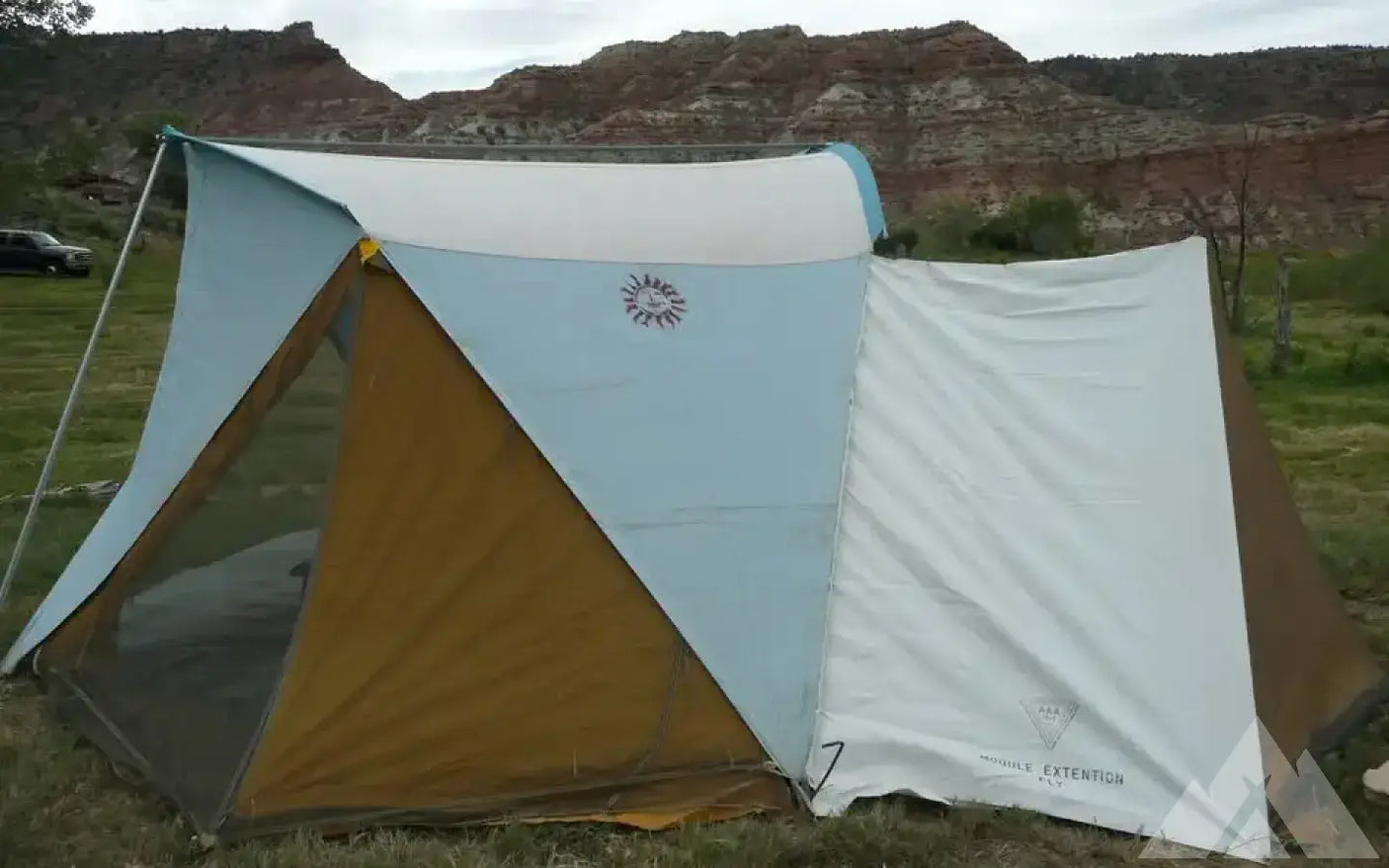 Springbar Tent 10X14 Canvas Lounge Plus 2 Detachab — used tents & canopies for sale (photo 4)