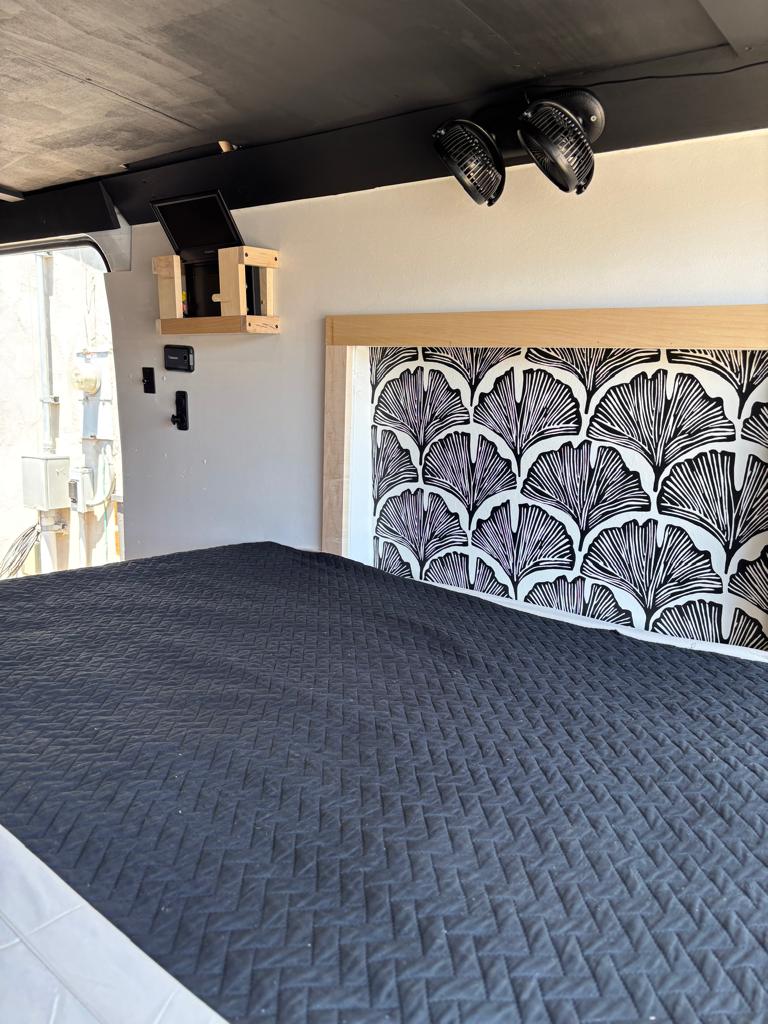  & privacy curtain.|Step inside this RV rental's interior — photo 12