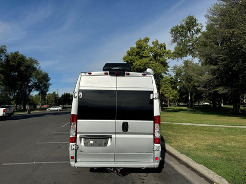 Luxury Zion Campervan | Cozy, Easy to Drive + WiFi Add-on overland rental