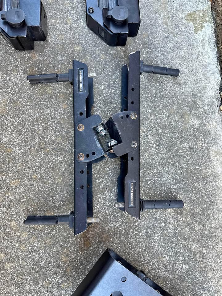 Front runner Maxtrax angles mount with lockable pins in Suisun City, CA (photo 1) — photo 1