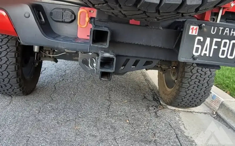 SWINGOUT HITCH SPARE TIRE CARRIER, HIGH LIFT JACK — used tire carriers & swing outs for sale (photo 4) — photo 4