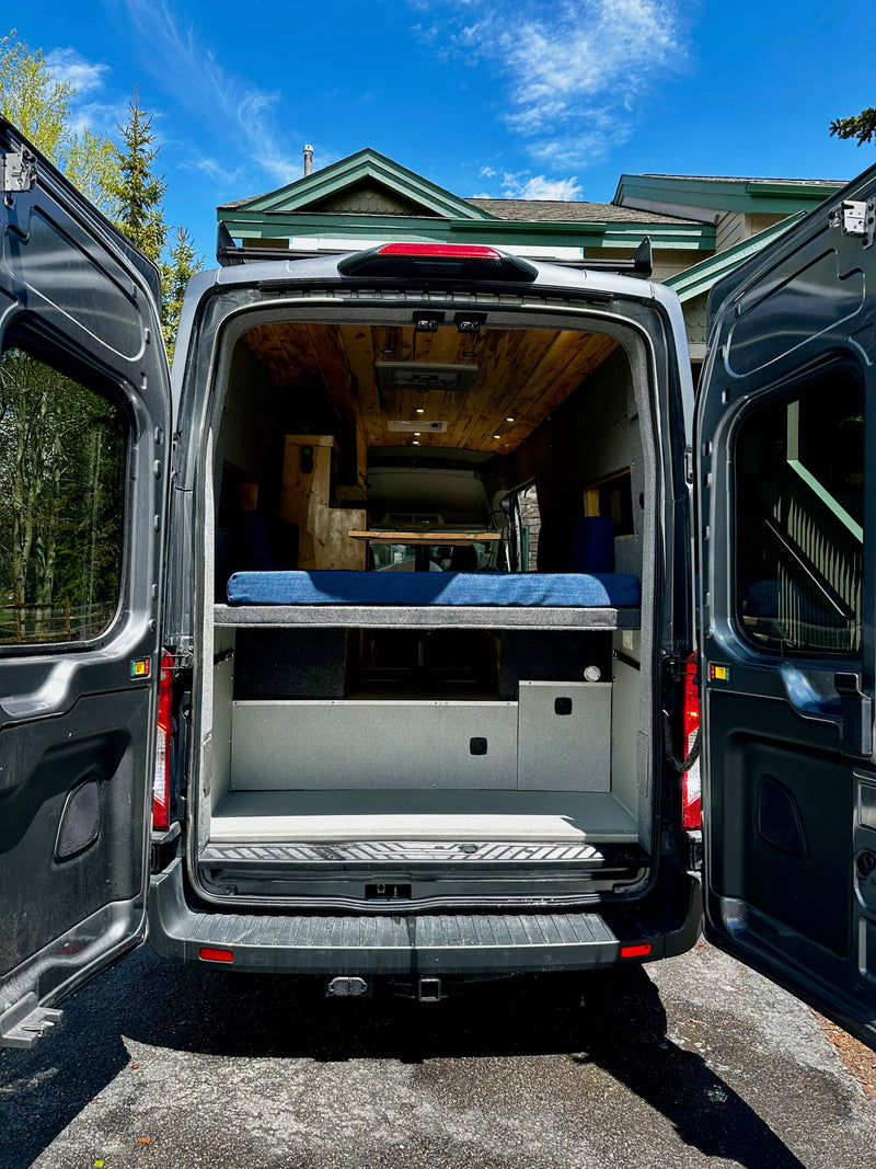  equipped with solar panels and an AVELIT roof unit — photo 5
