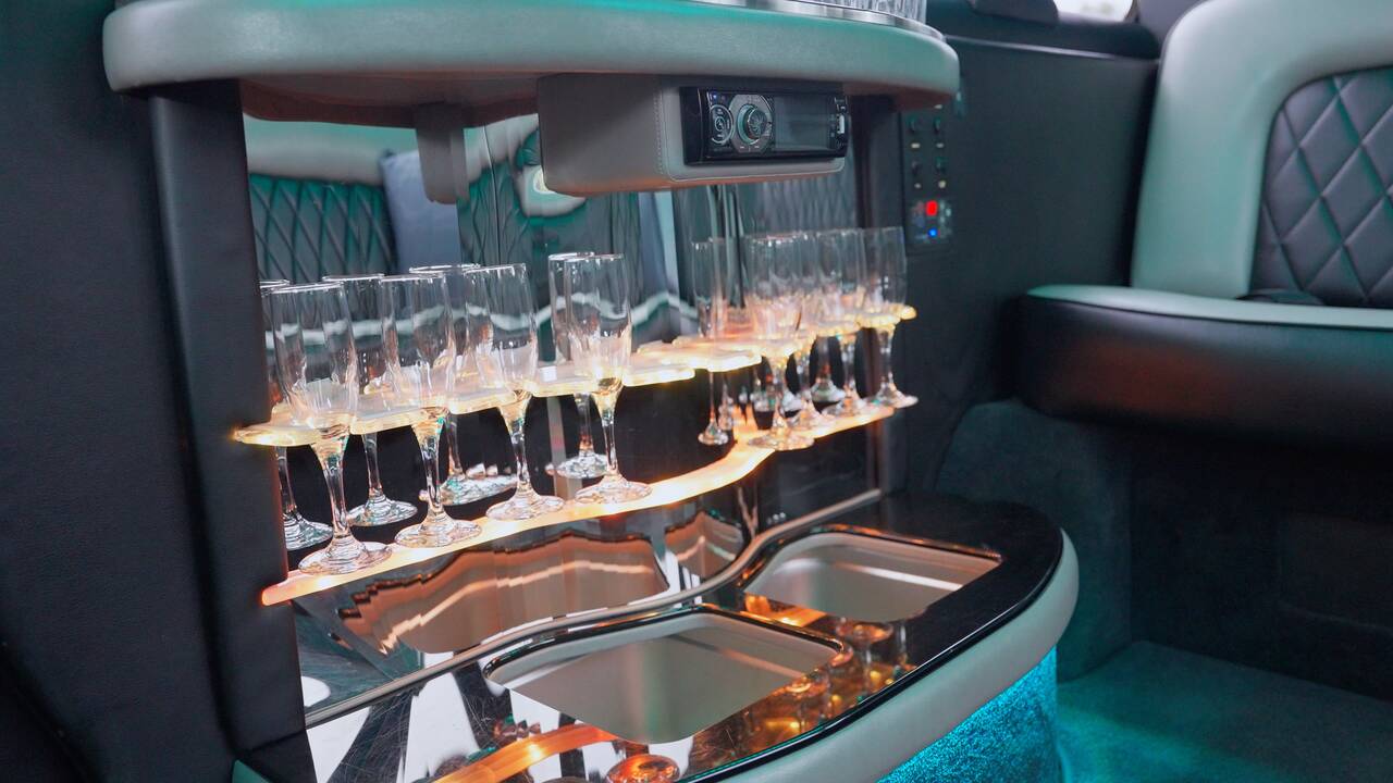 Luxury Transport Van — photo 4