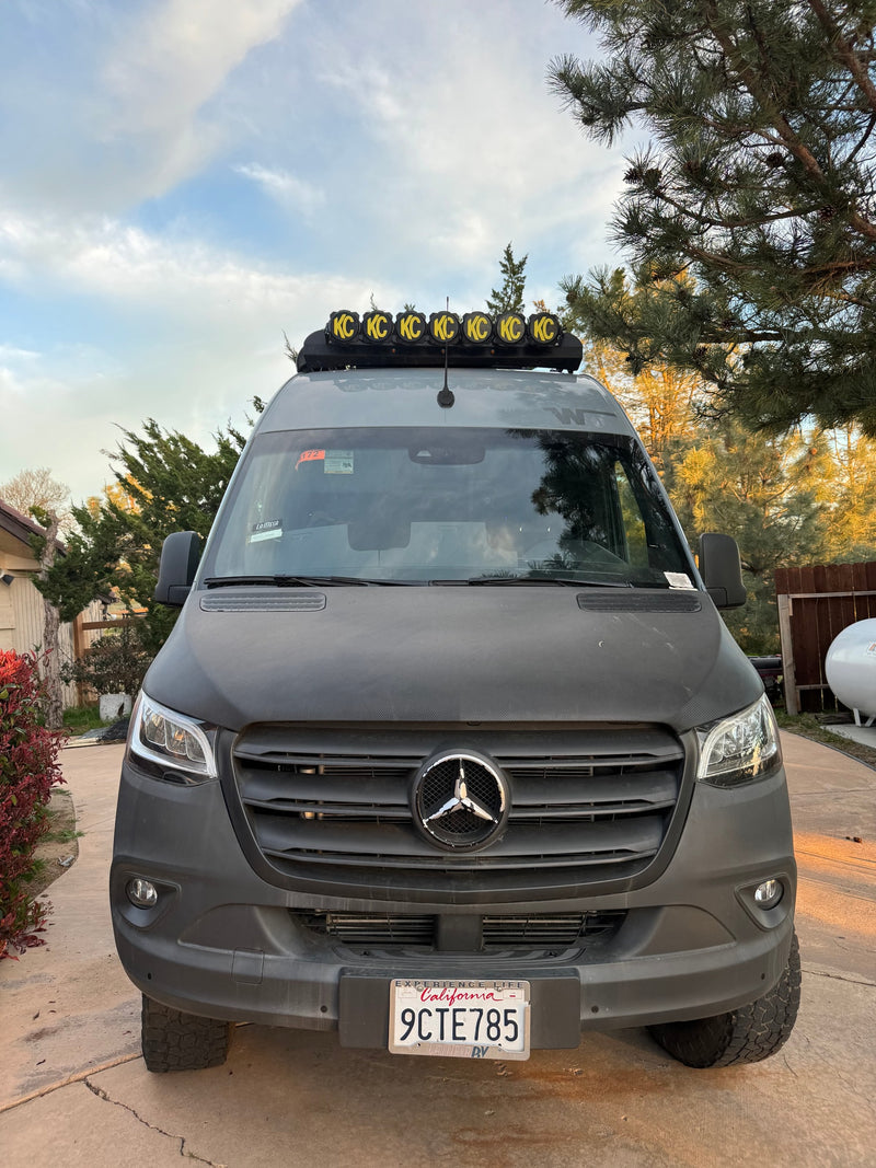  a Winnebago Revel 4x4 — photo 2