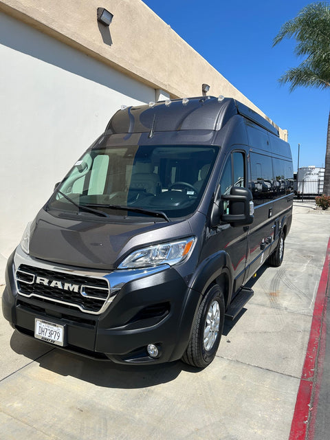Fully Loaded 2024 Thor Tellaro with pop-up — photo 2