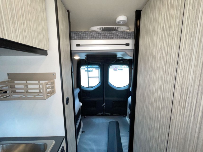 2024 4WD Winnebago Revel 44E "Judy" Unlimited Miles Montana + Starlink — photo 15