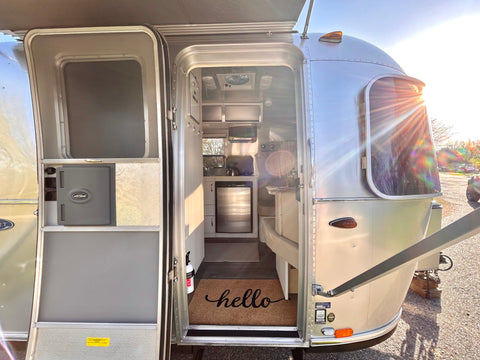 The "Wander Stream": Glamping, Delivered! — photo 5