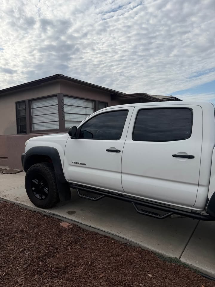 2010 Toyota Tacoma Double Cab · 4WD 4D in San Diego, CA (photo 8) — photo 8
