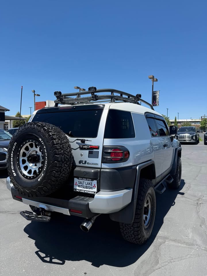 2008 Toyota FJ Cruiser — photo 5